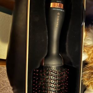 Foxy Bae Blowout Dryer Brush